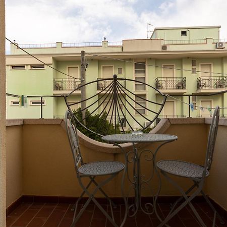 Hotel River Fronte Mare Con Piscina ريميني المظهر الخارجي الصورة