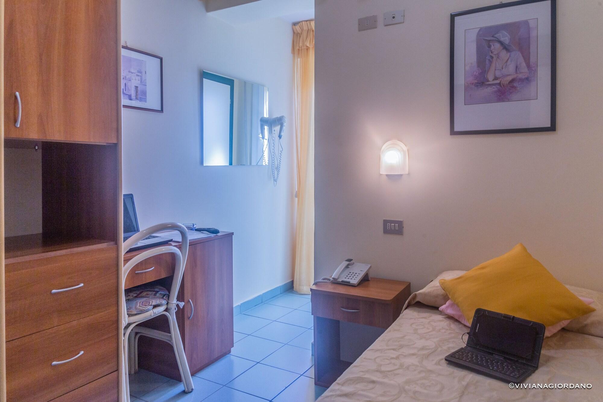 Hotel River Fronte Mare Con Piscina ريميني المظهر الخارجي الصورة