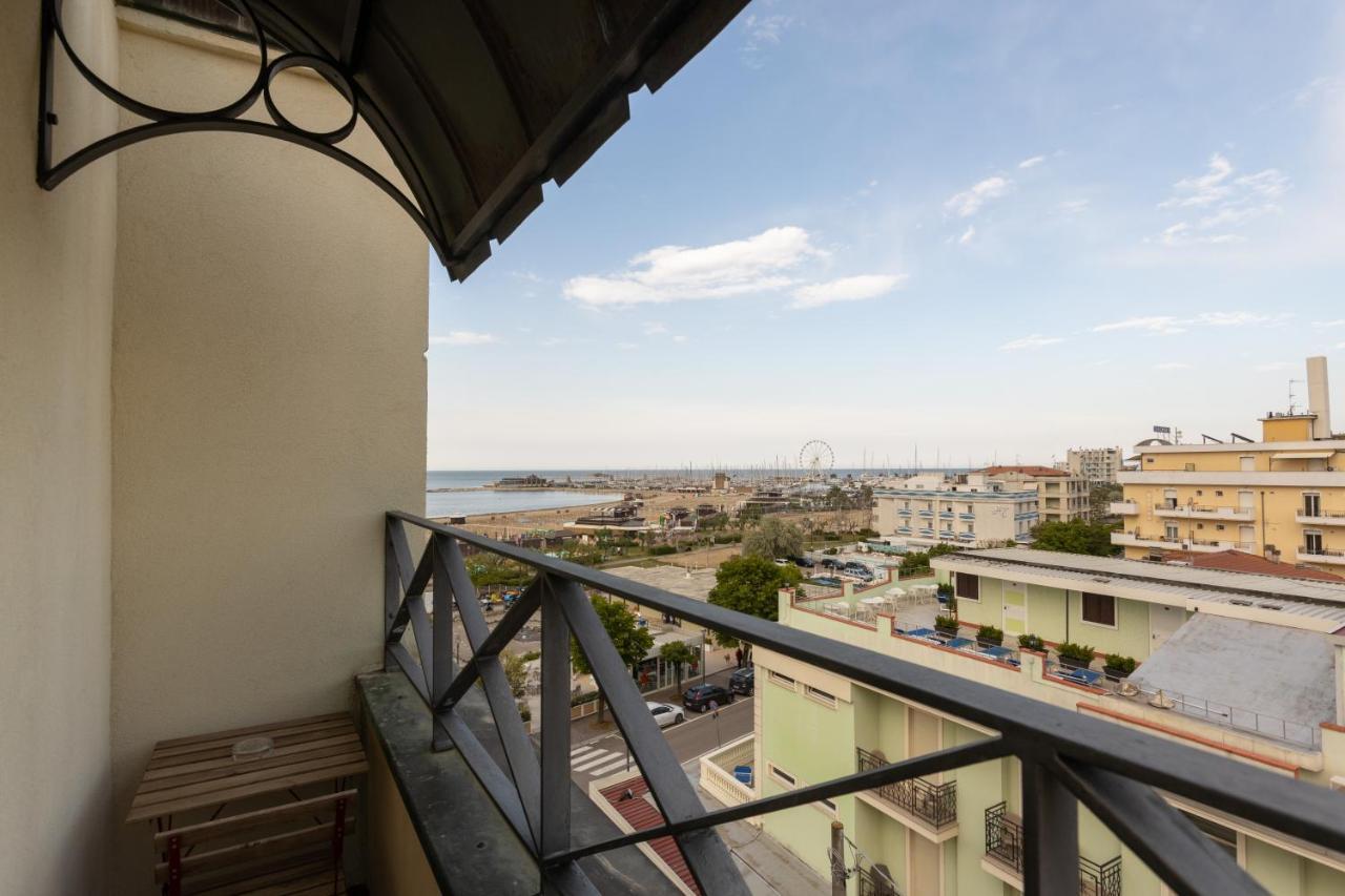 Hotel River Fronte Mare Con Piscina ريميني المظهر الخارجي الصورة